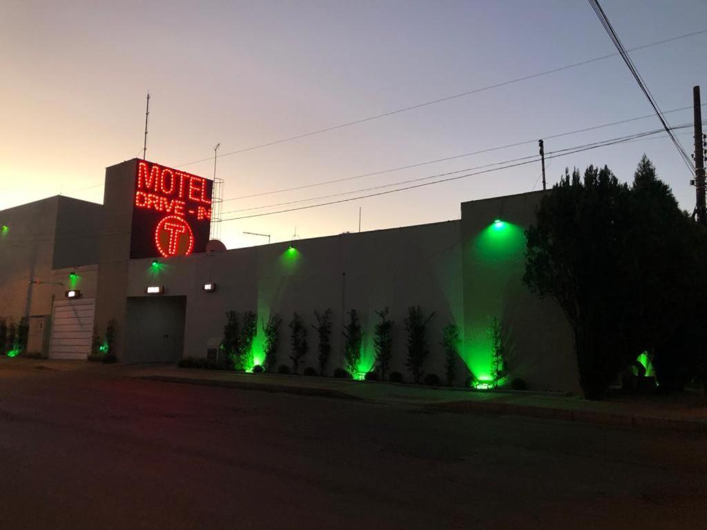 Motel Drive In T - Prolongamento Da Avenida Getulio Vargas Facil Acesso Ao Shopping Patio Chapecó Extérieur photo